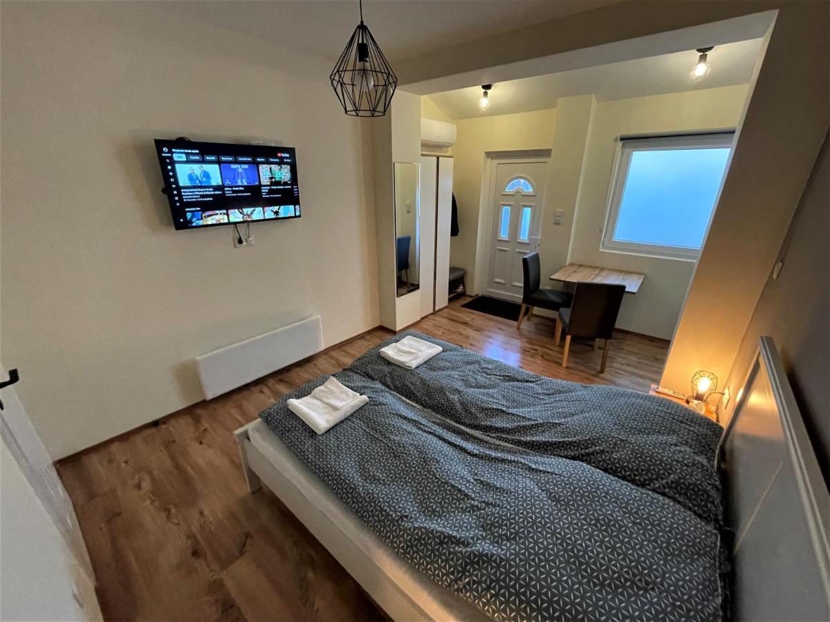 Hanna Apartman Debrecen Esterno foto