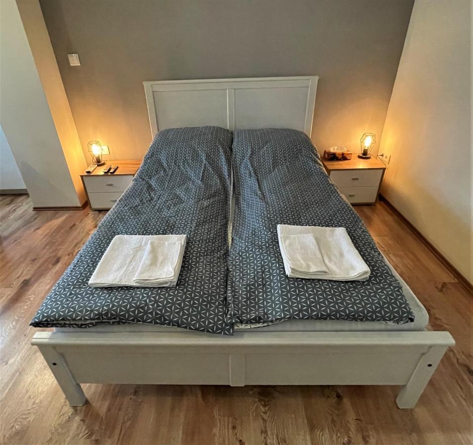 Hanna Apartman Debrecen Esterno foto