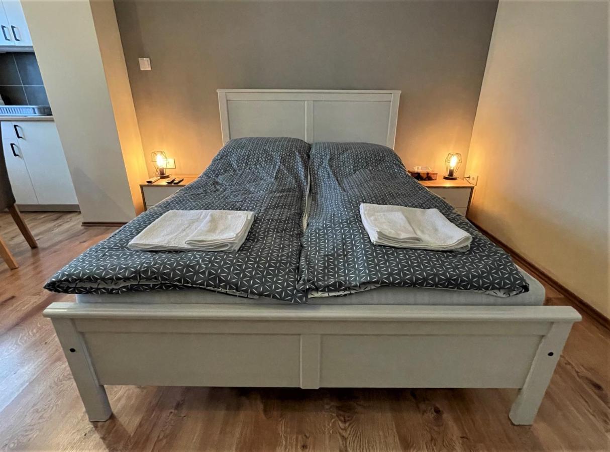 Hanna Apartman Debrecen Esterno foto