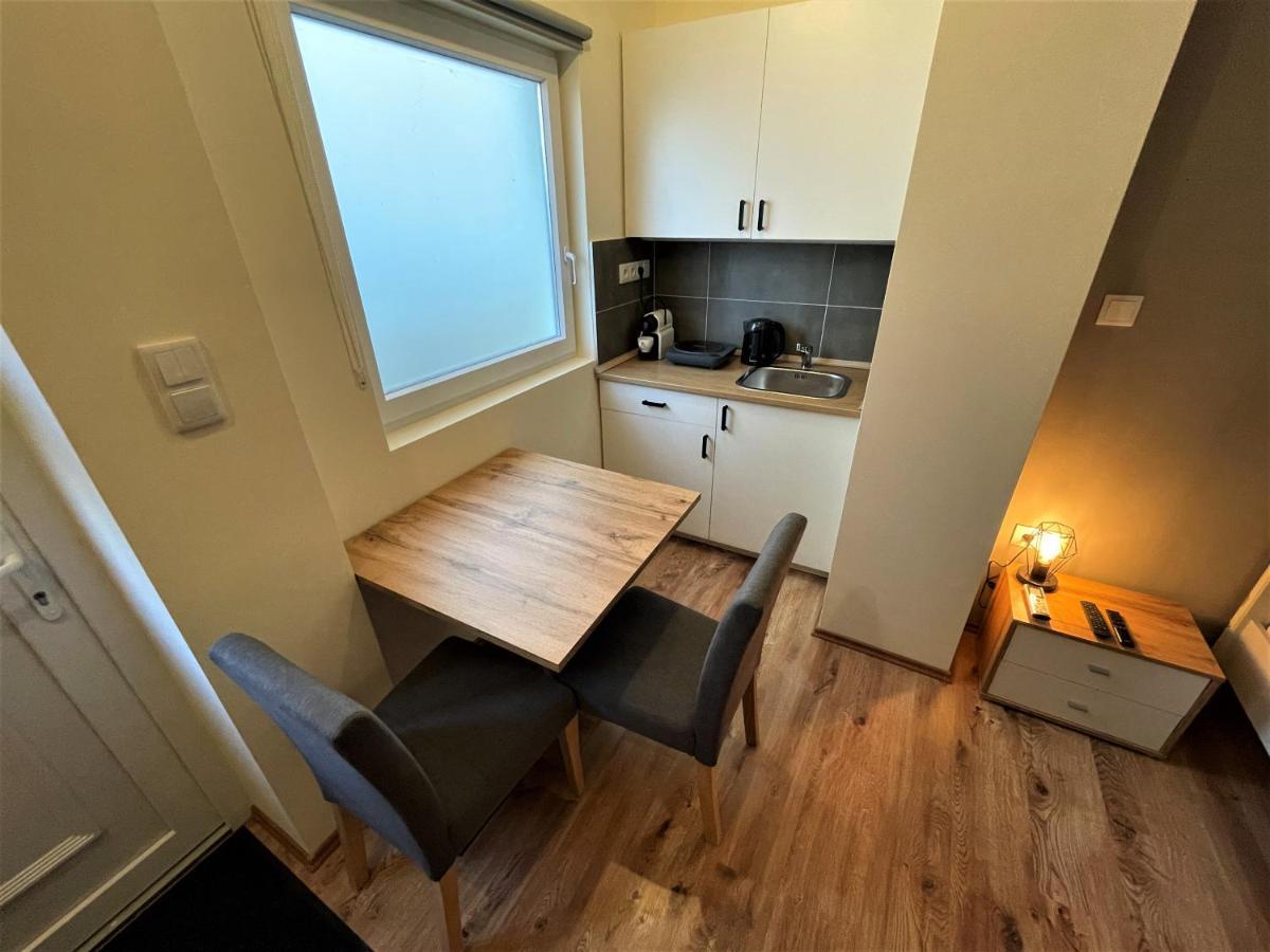 Hanna Apartman Debrecen Esterno foto